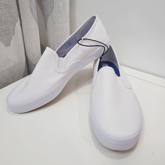 Keds White Slip‑On Canvas Sneakers – Size 10 – New in Box - Picture 2 of 9
